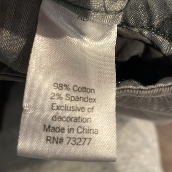 Sonoma flat front Gray shorts 6” inseam size 10 - Picture 4 of 5